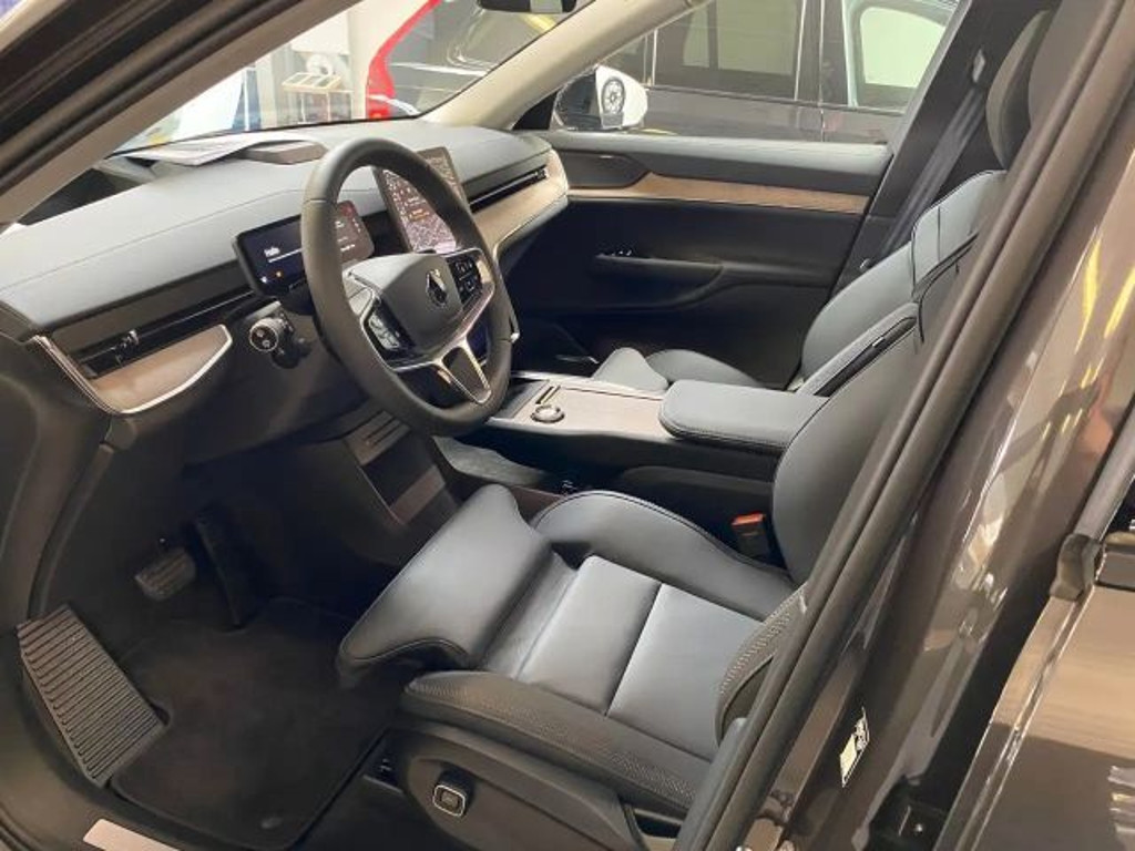 Volvo EX90