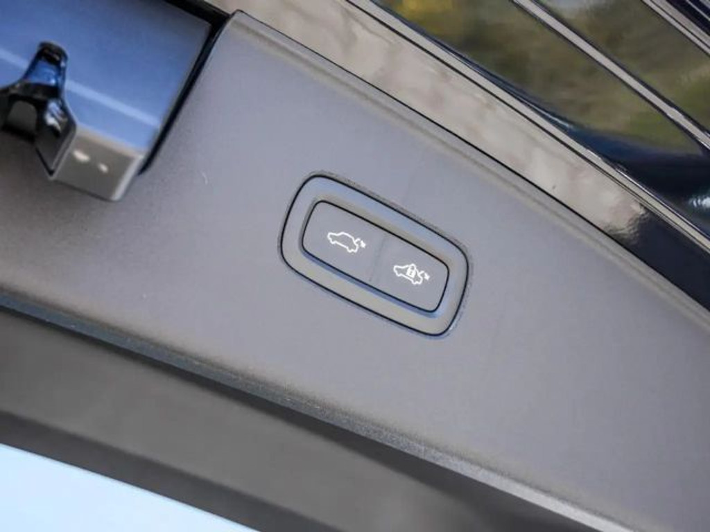 Volvo EX90