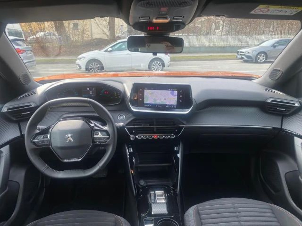 Peugeot e-2008