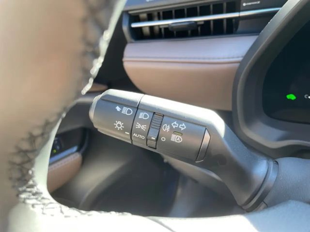Lexus LBX