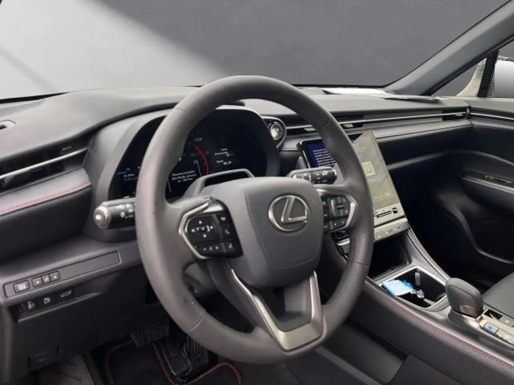 Lexus LBX