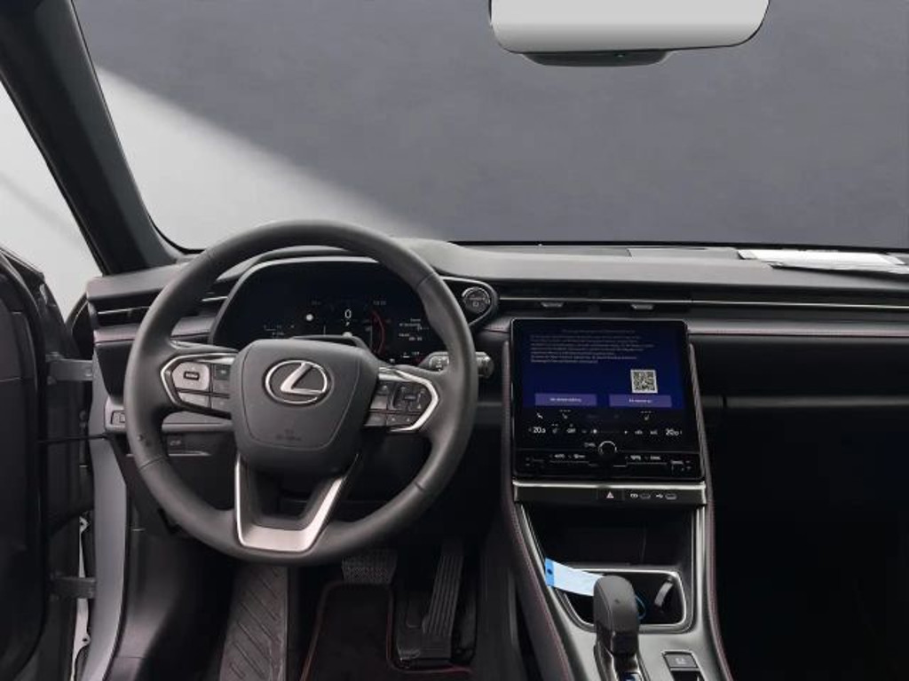 Lexus LBX
