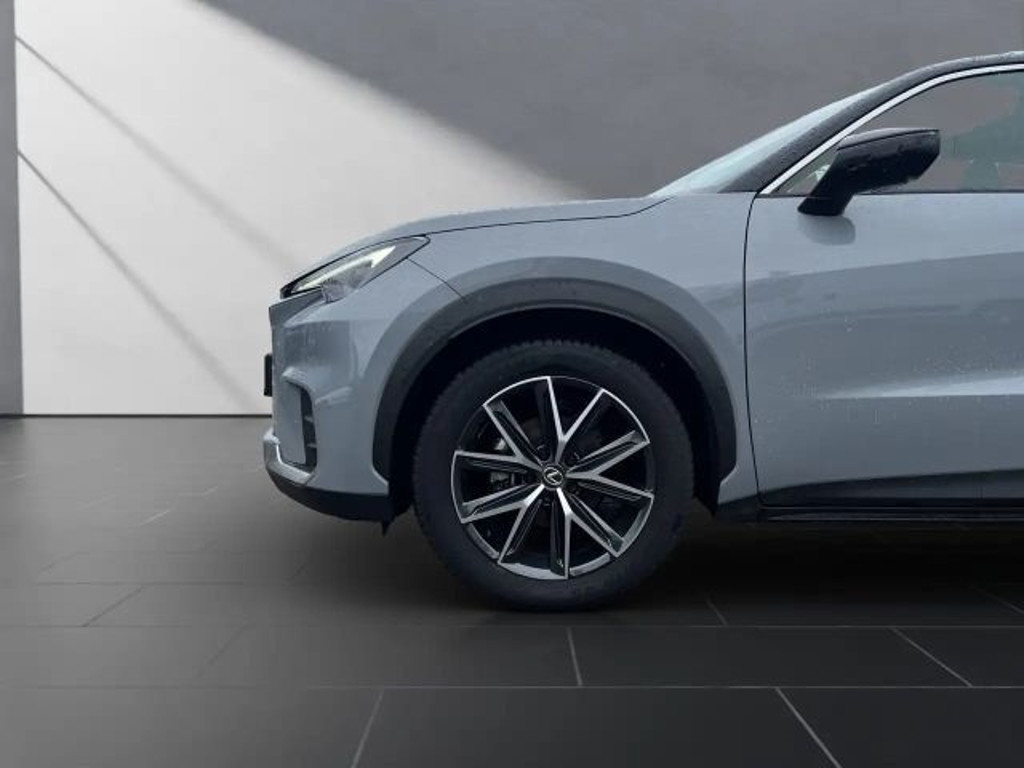 Lexus LBX