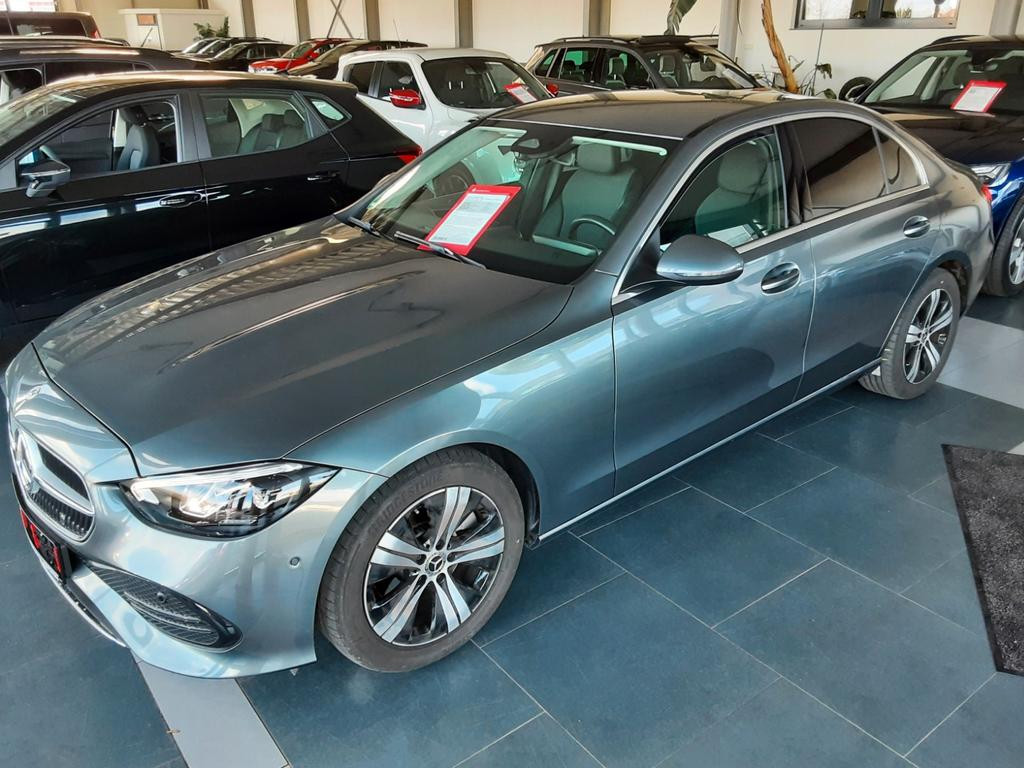 Mercedes-Benz C-Klasse C 220 AVANTGARDE C 220 d Sedan