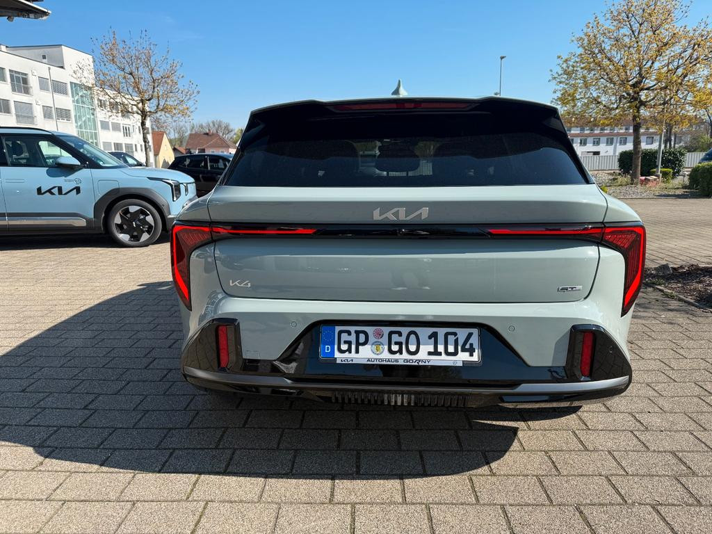 Kia K4