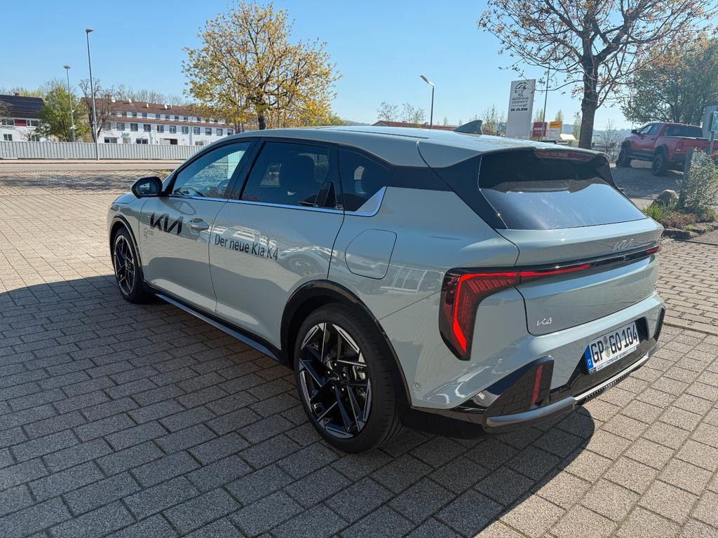 Kia K4