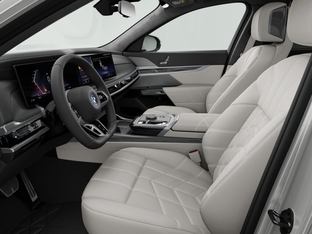 BMW i7