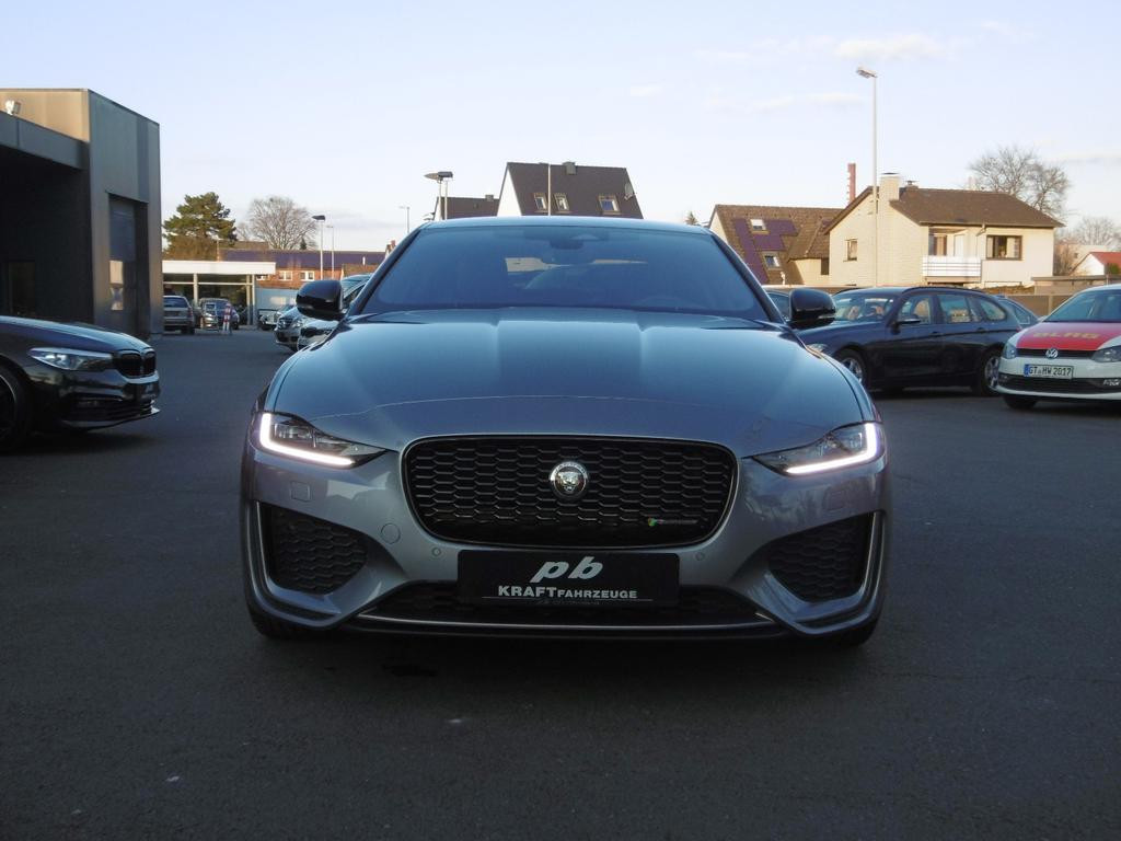 Jaguar XE R-Dynamic AWD
