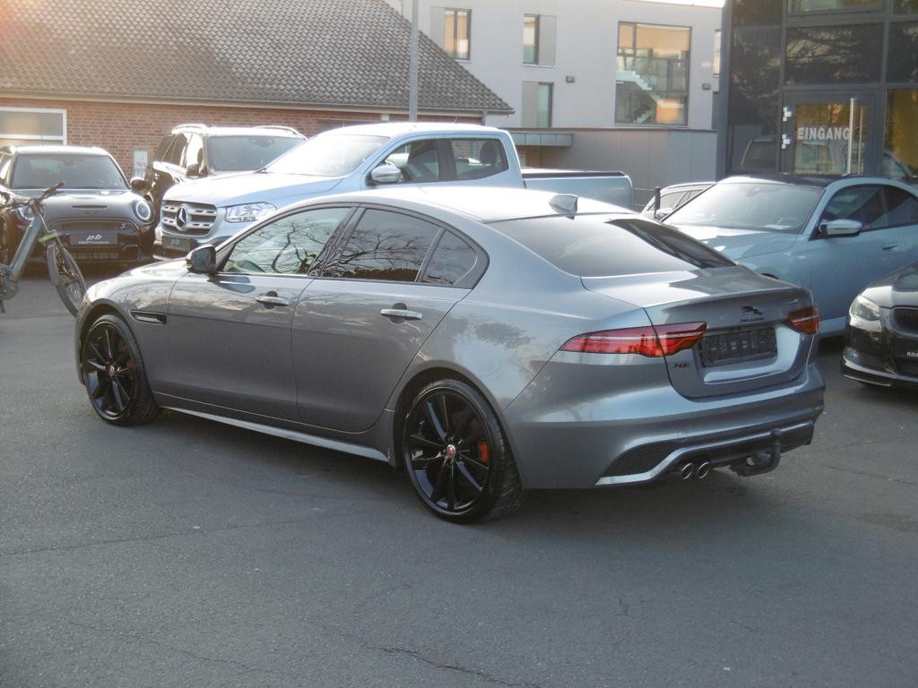 Jaguar XE