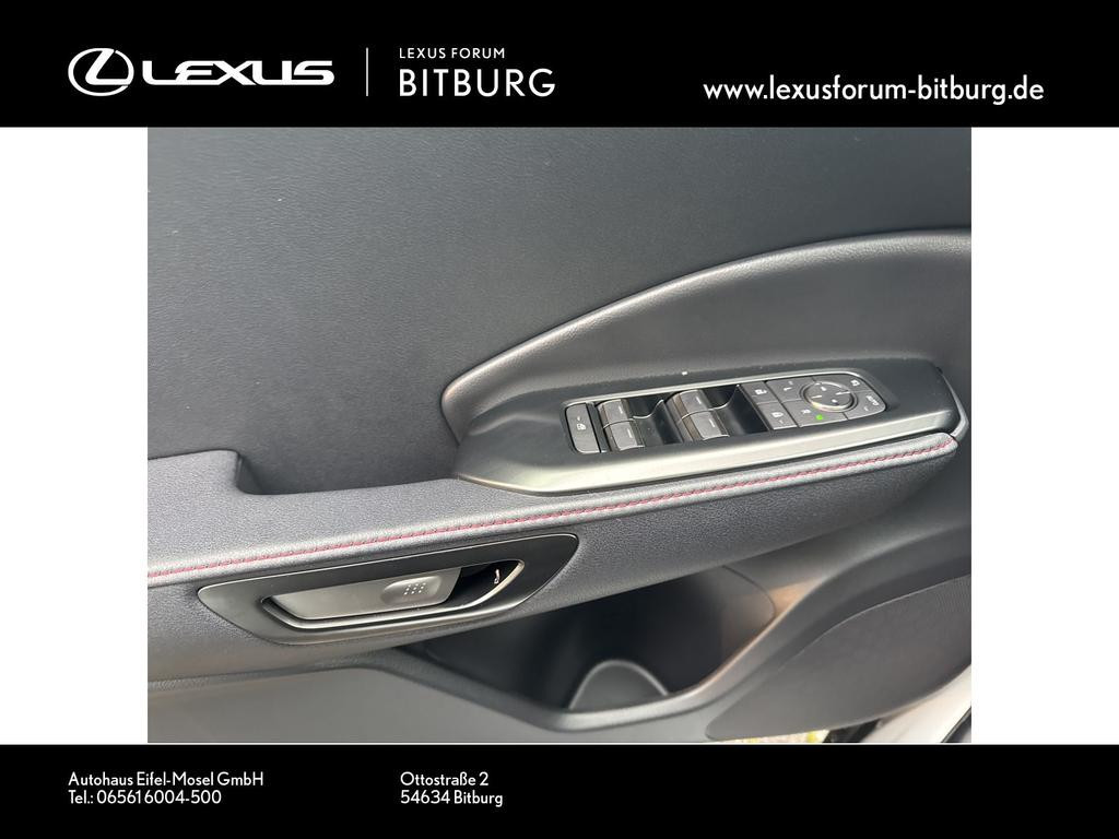 Lexus LBX