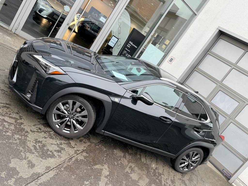 Lexus UX