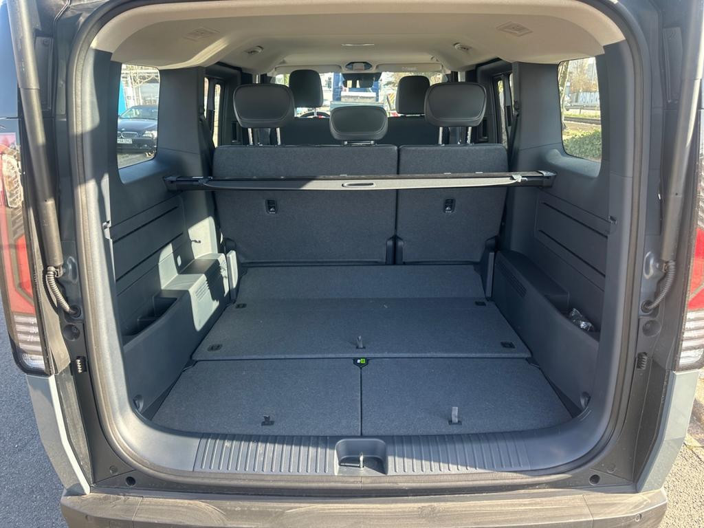 Kia PV5 Passenger