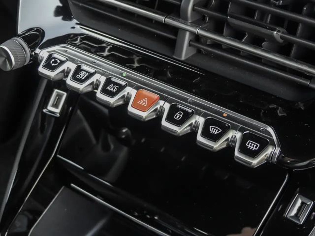 Peugeot e-2008