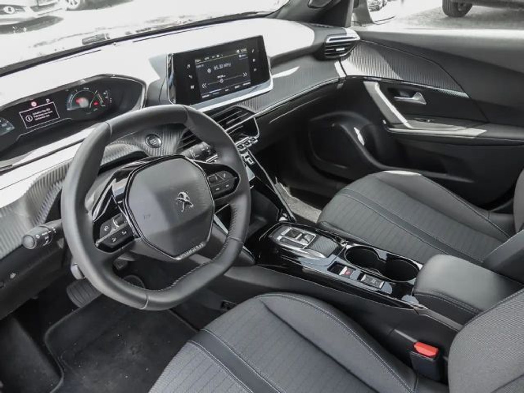 Peugeot e-2008