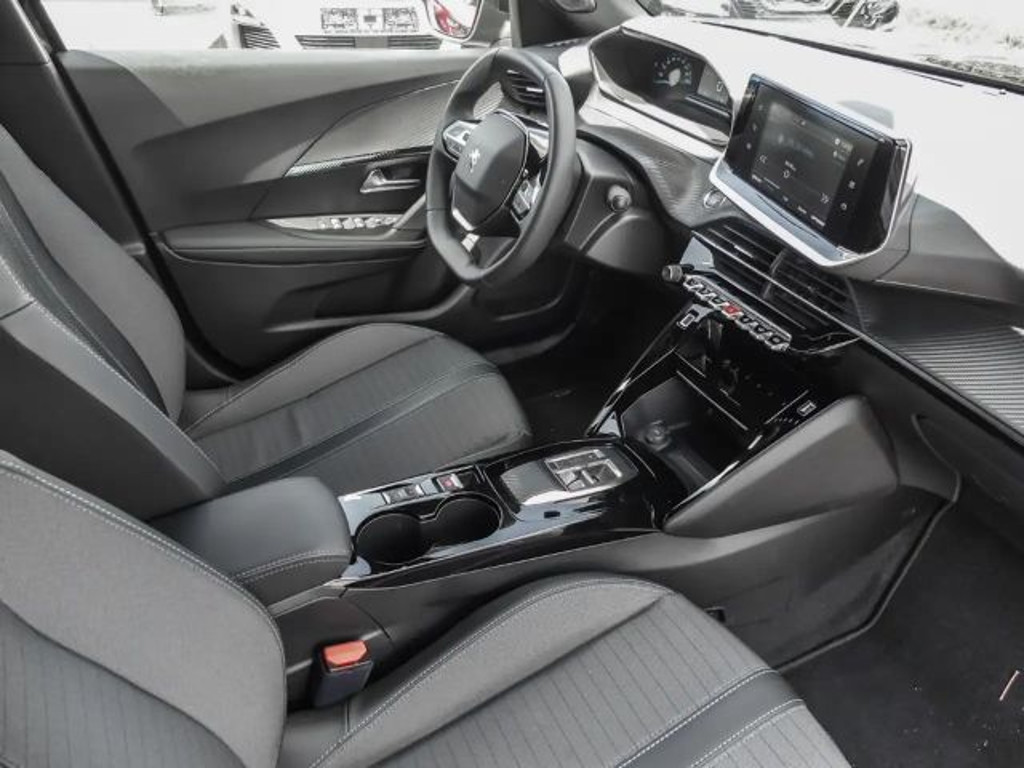 Peugeot e-2008