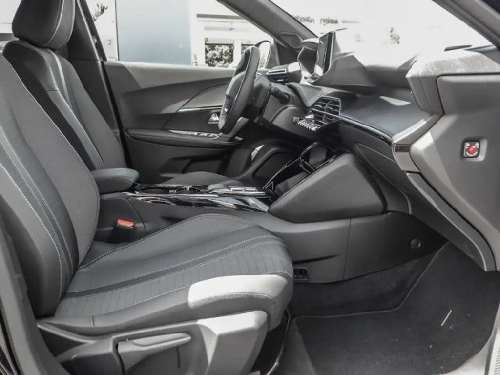Peugeot e-2008
