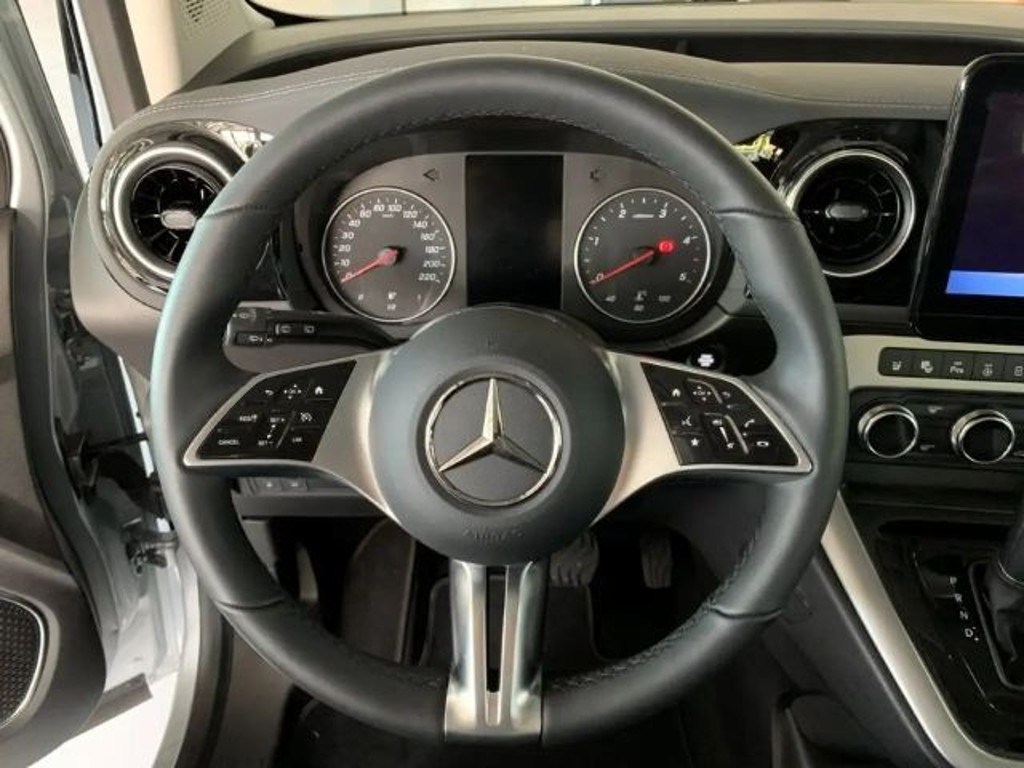 Mercedes-Benz T 180