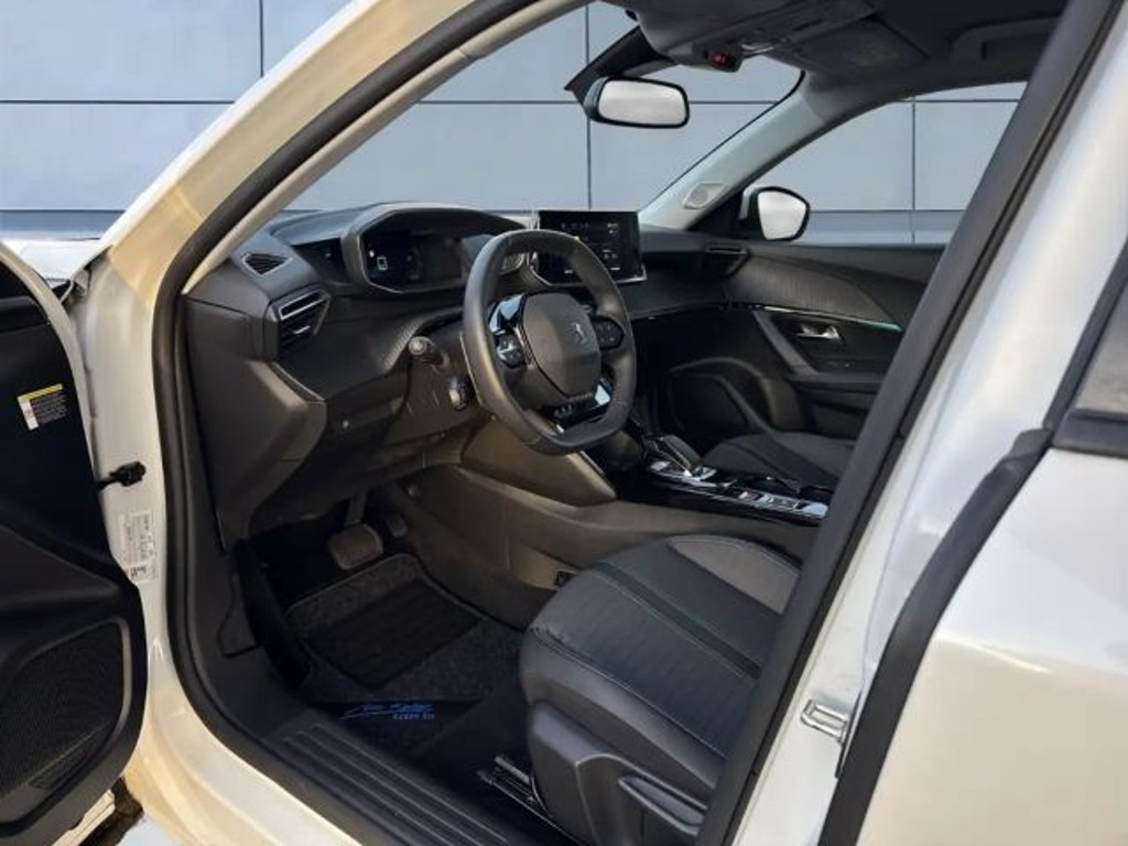 Peugeot e-2008