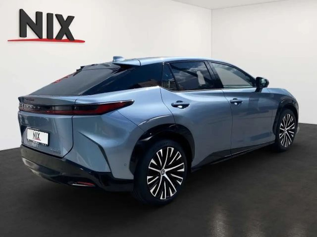 Lexus RZ