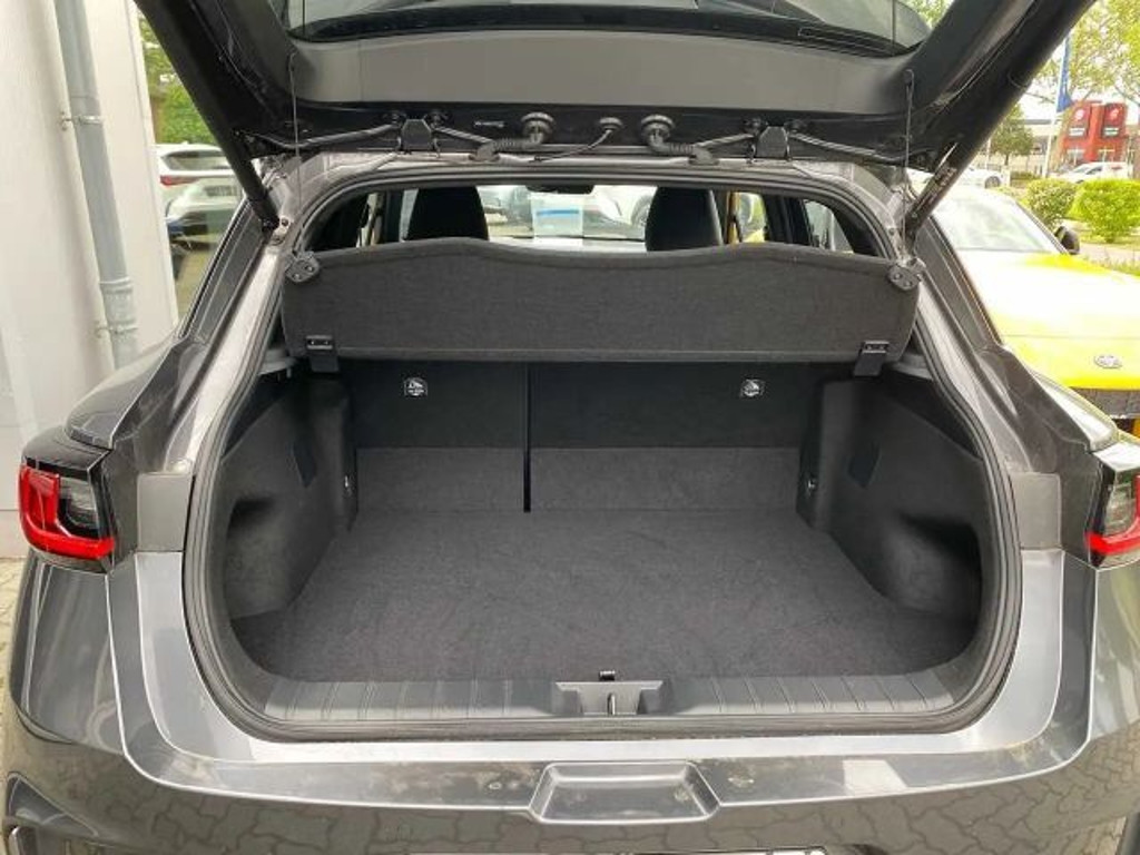 Lexus LBX