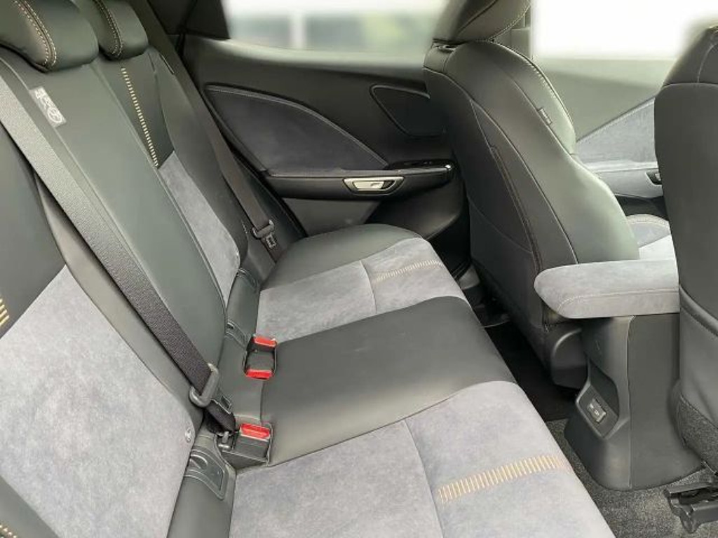 Lexus LBX