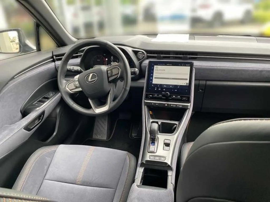 Lexus LBX