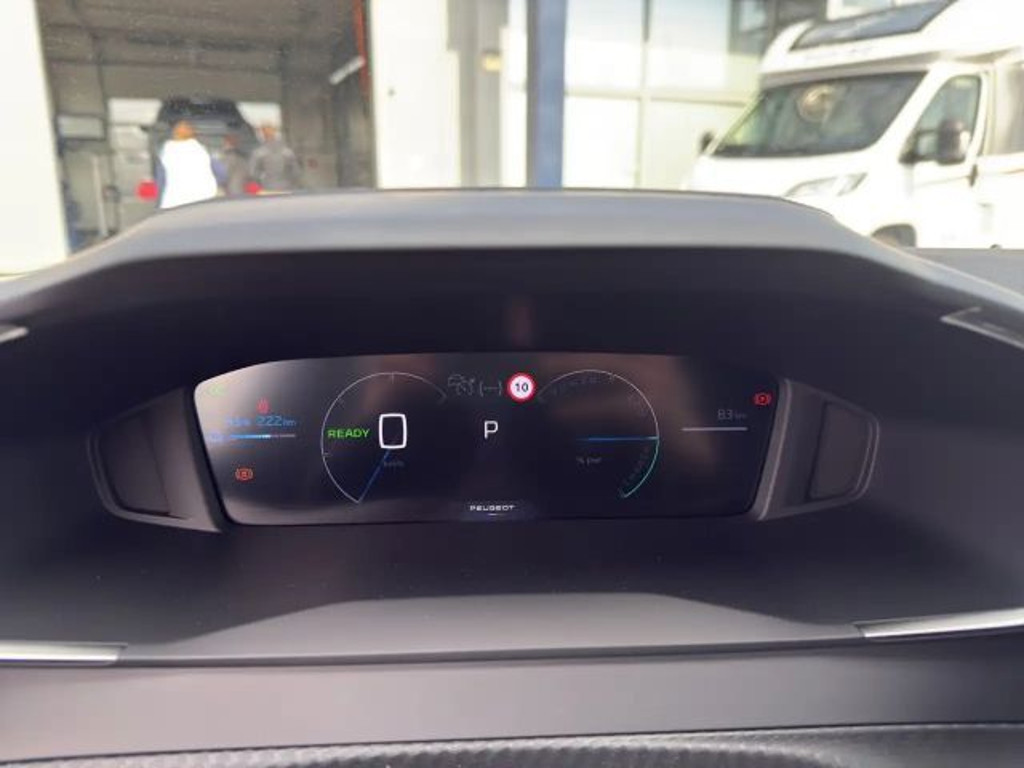 Peugeot e-2008