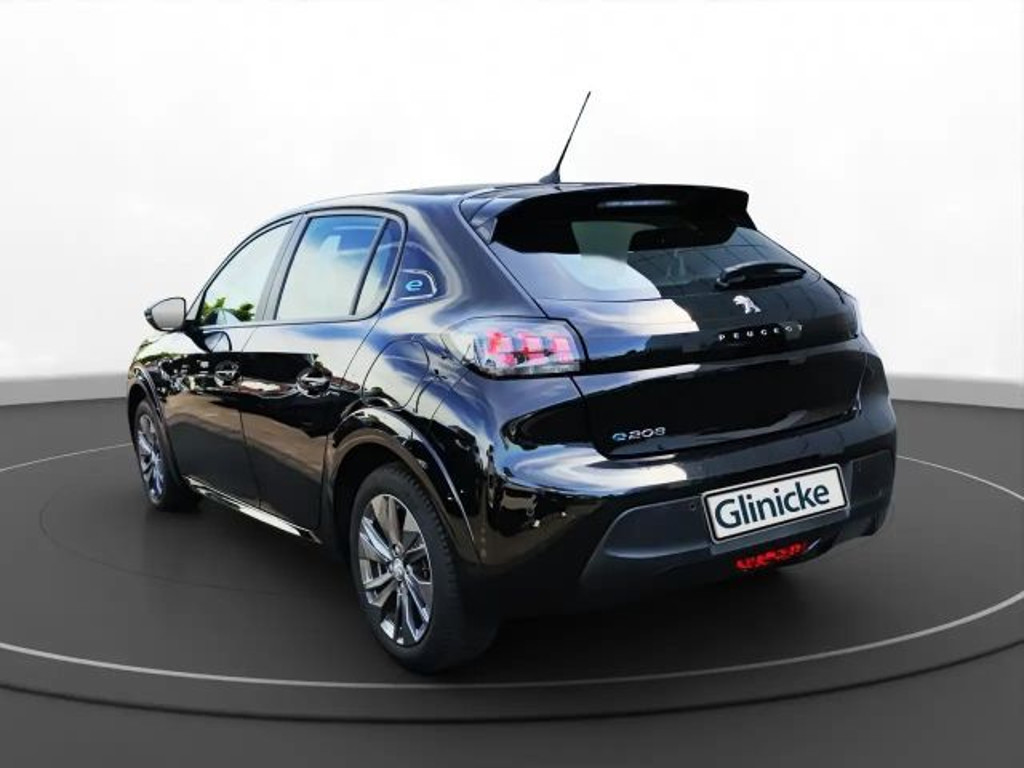 Peugeot e-208