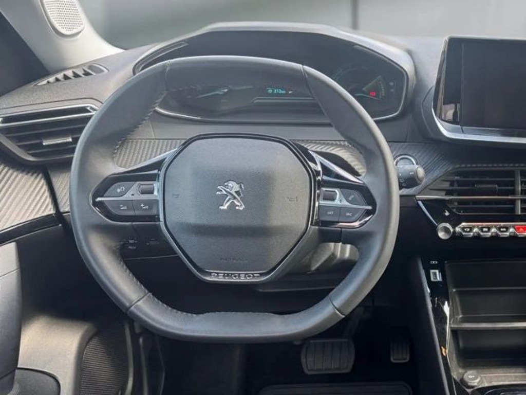 Peugeot e-2008