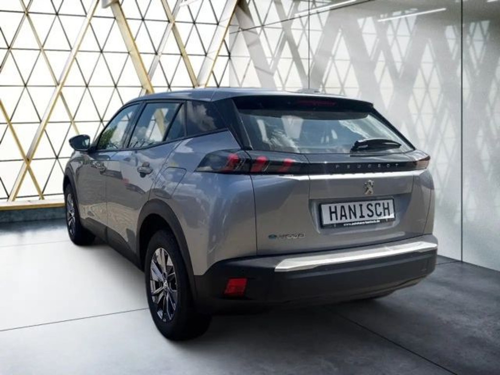 Peugeot e-2008