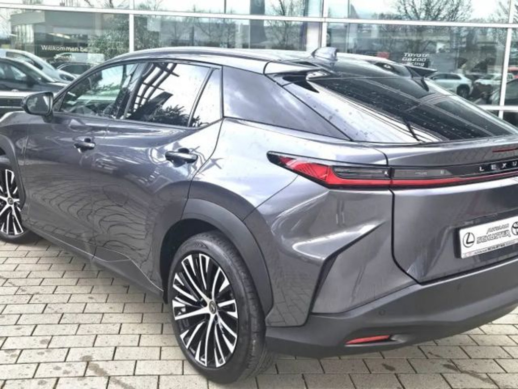 Lexus RZ