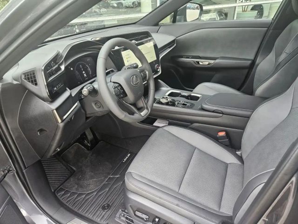 Lexus RZ