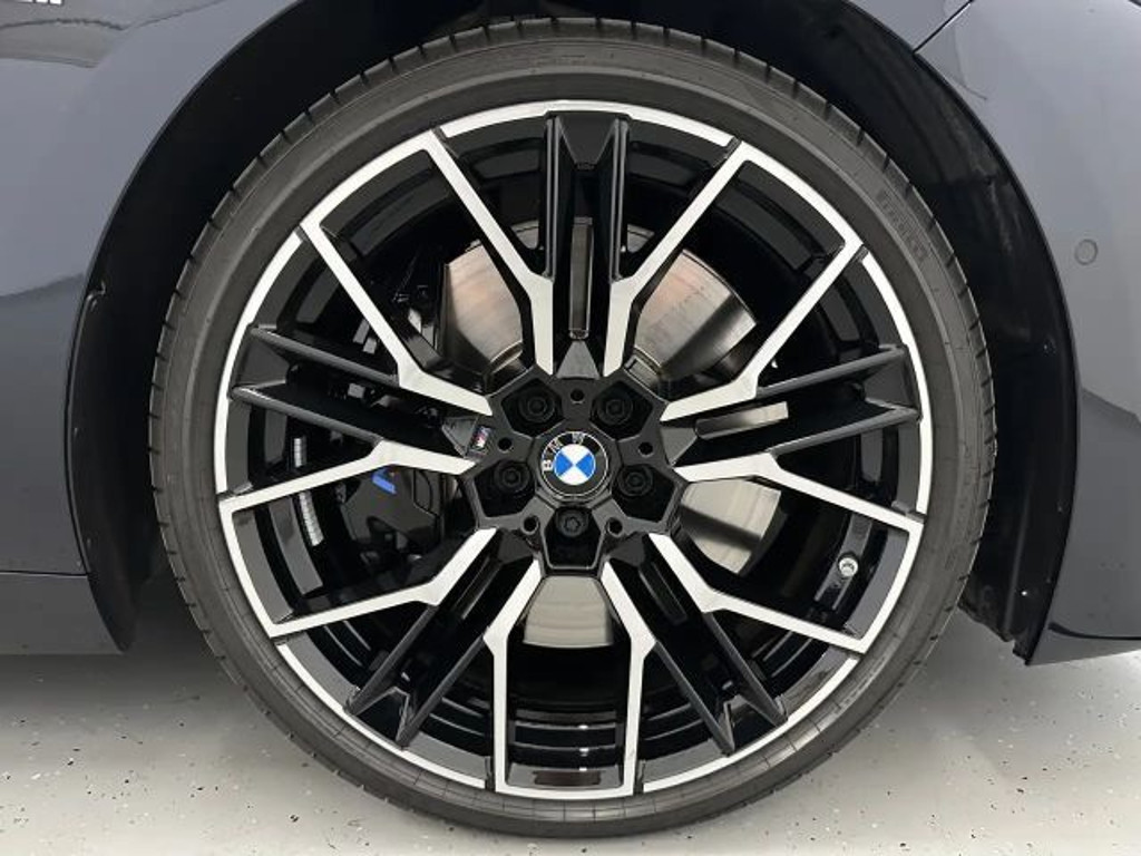 BMW M850