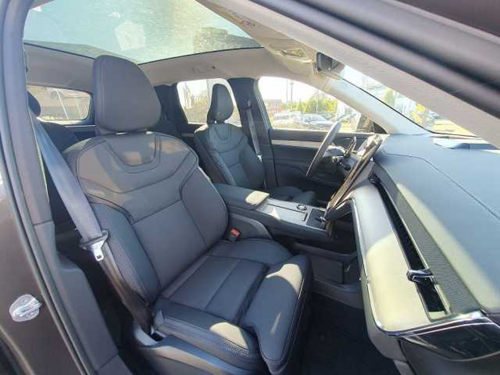 Volvo EX90