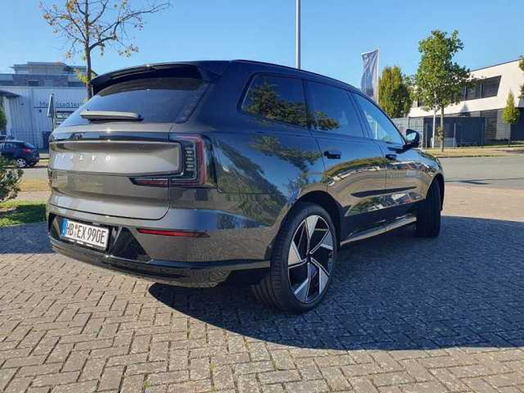Volvo EX90