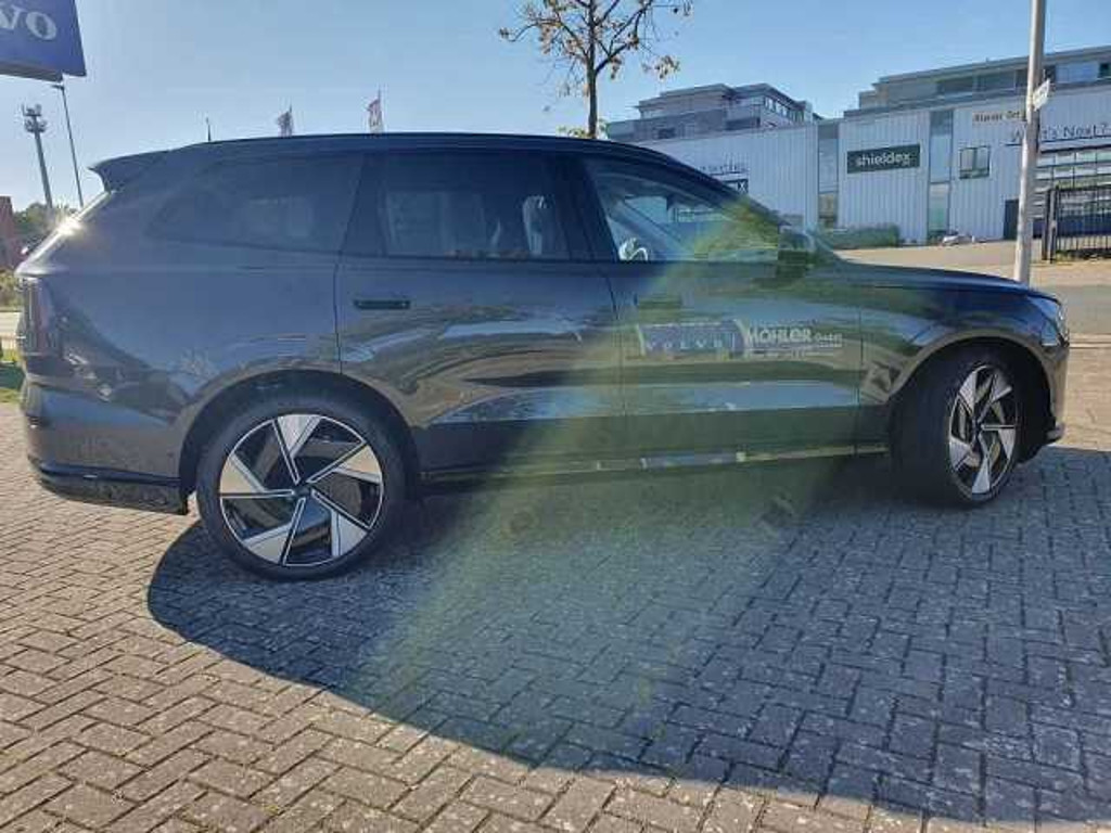 Volvo EX90