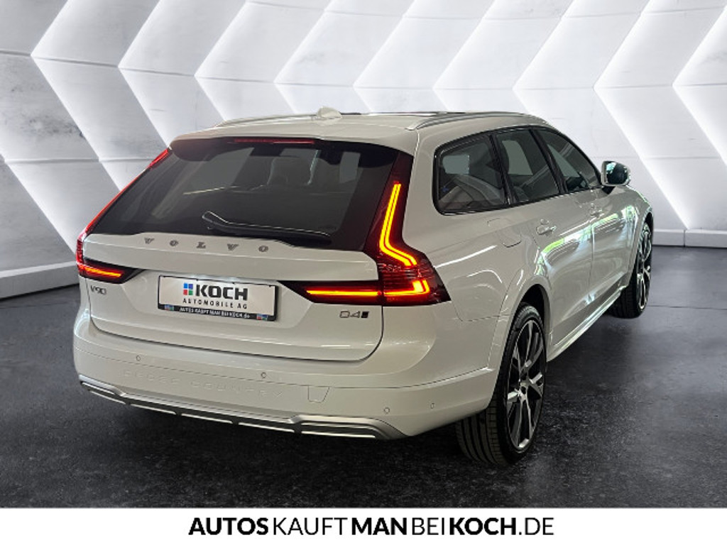 Volvo V90 Cross Country