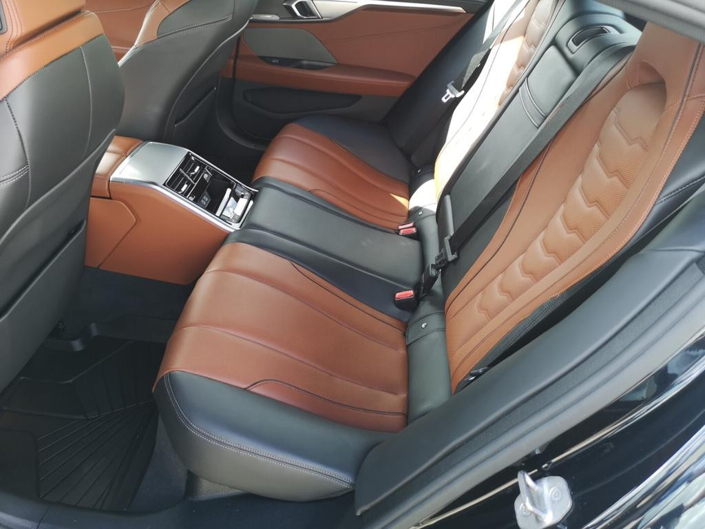 BMW M850