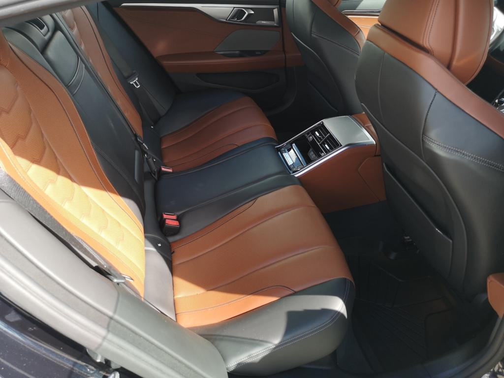 BMW M850