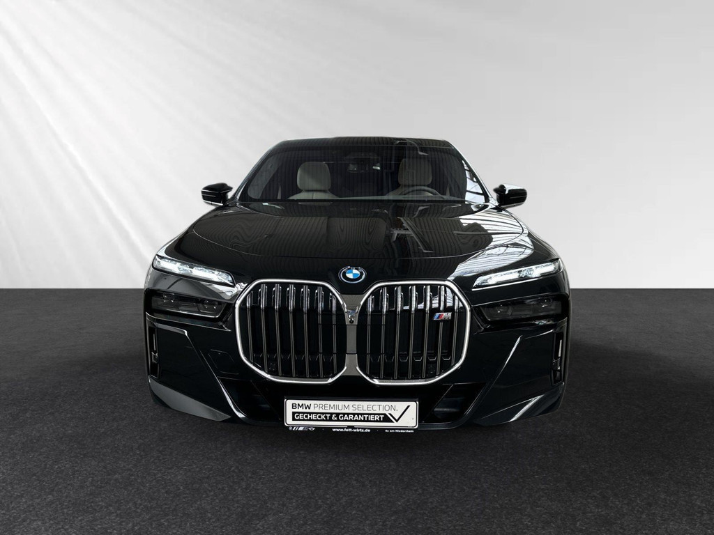 BMW M760