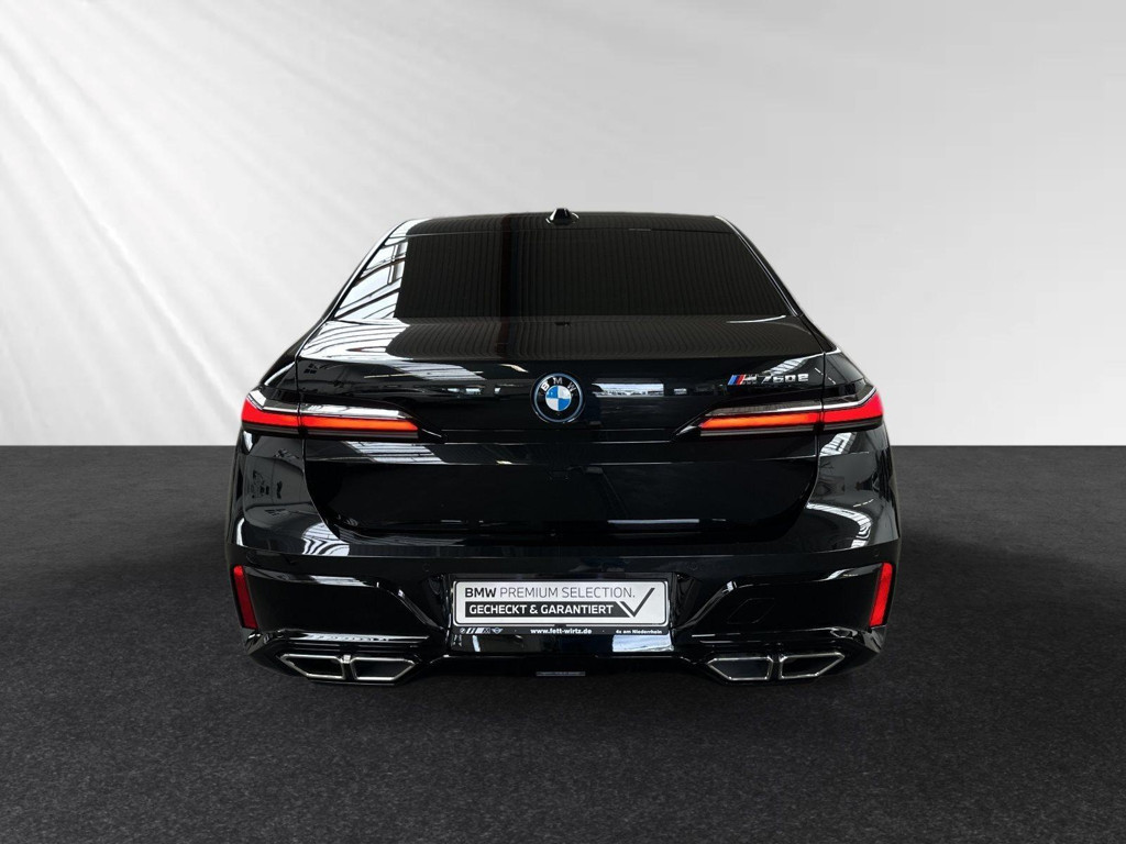 BMW M760