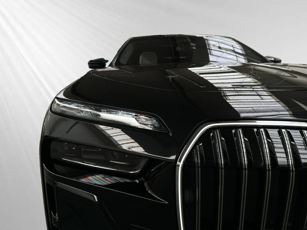 BMW M760