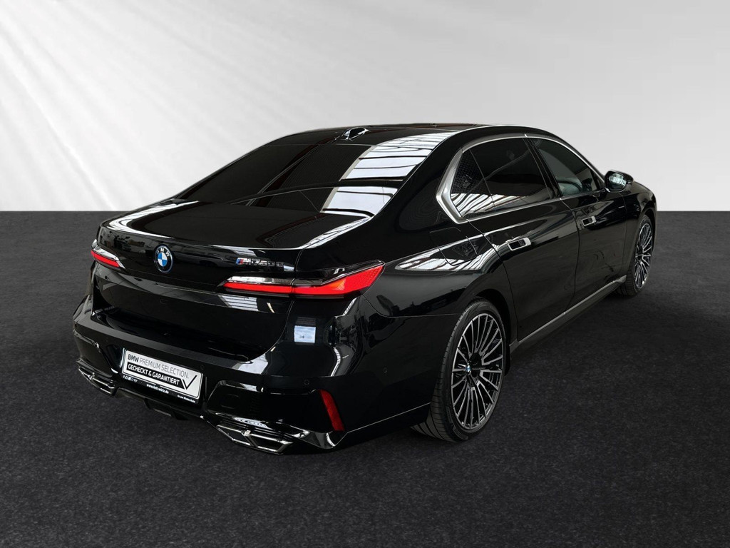 BMW M760