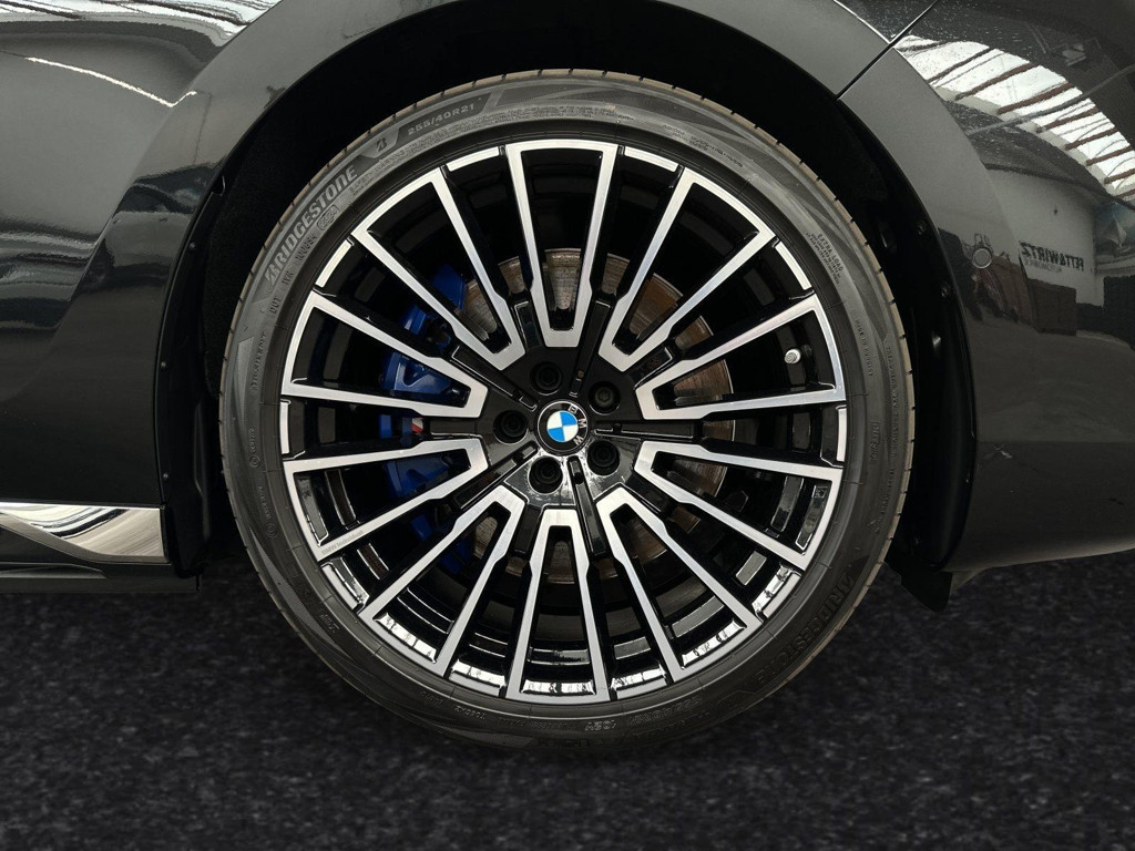 BMW M760