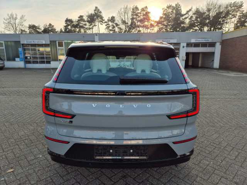 Volvo EX90