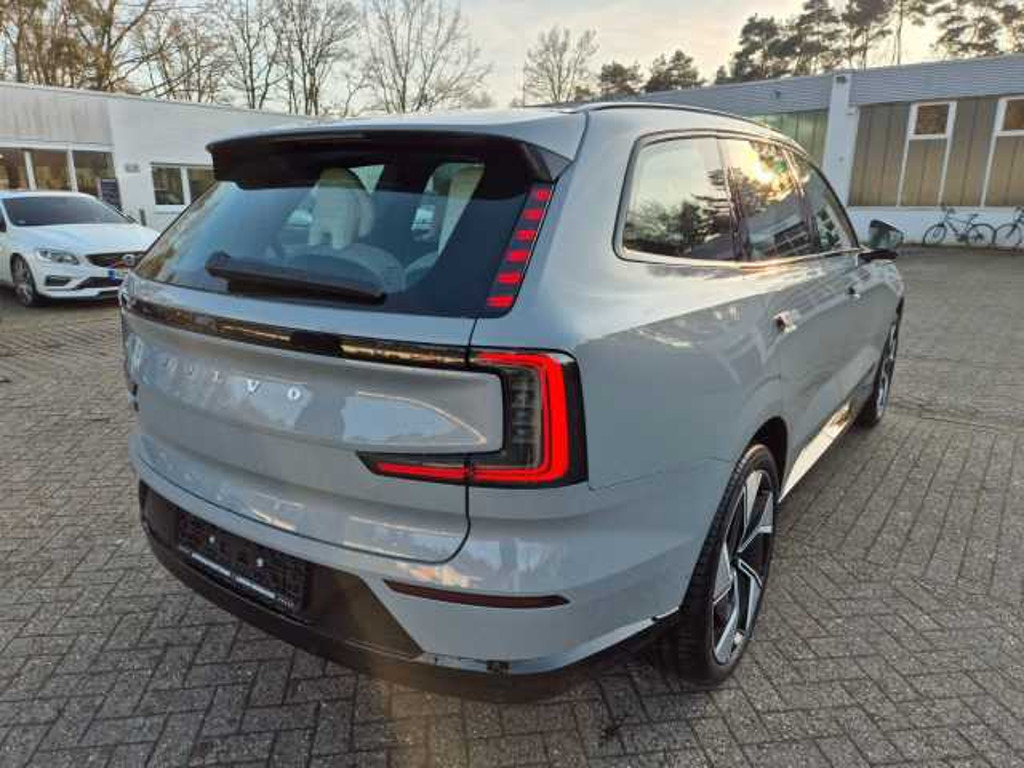 Volvo EX90