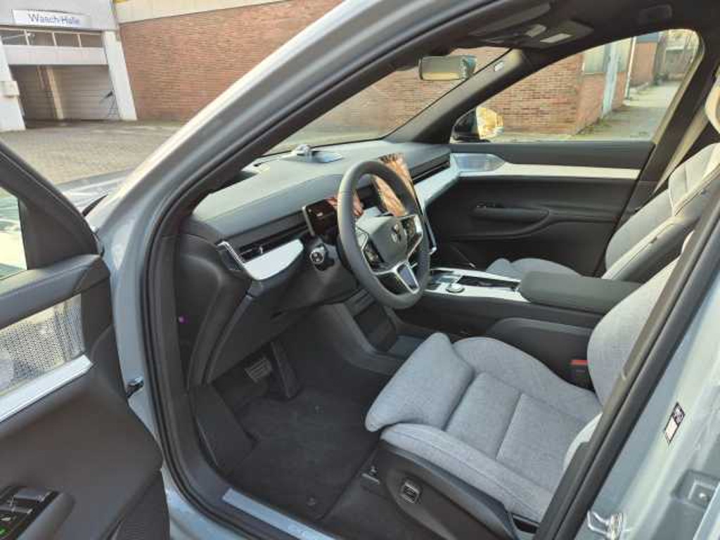 Volvo EX90
