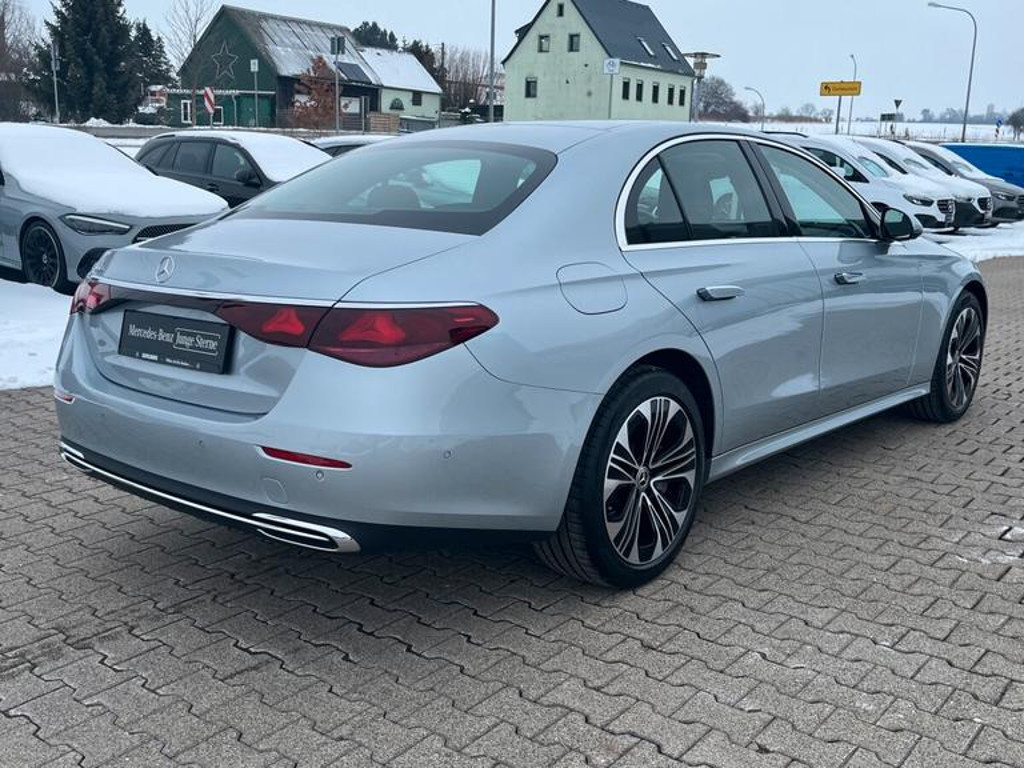 Mercedes-Benz E-Klasse E 300 AVANTGARDE E 300 e Sedan