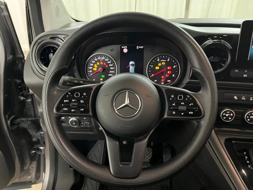 Mercedes-Benz T 180