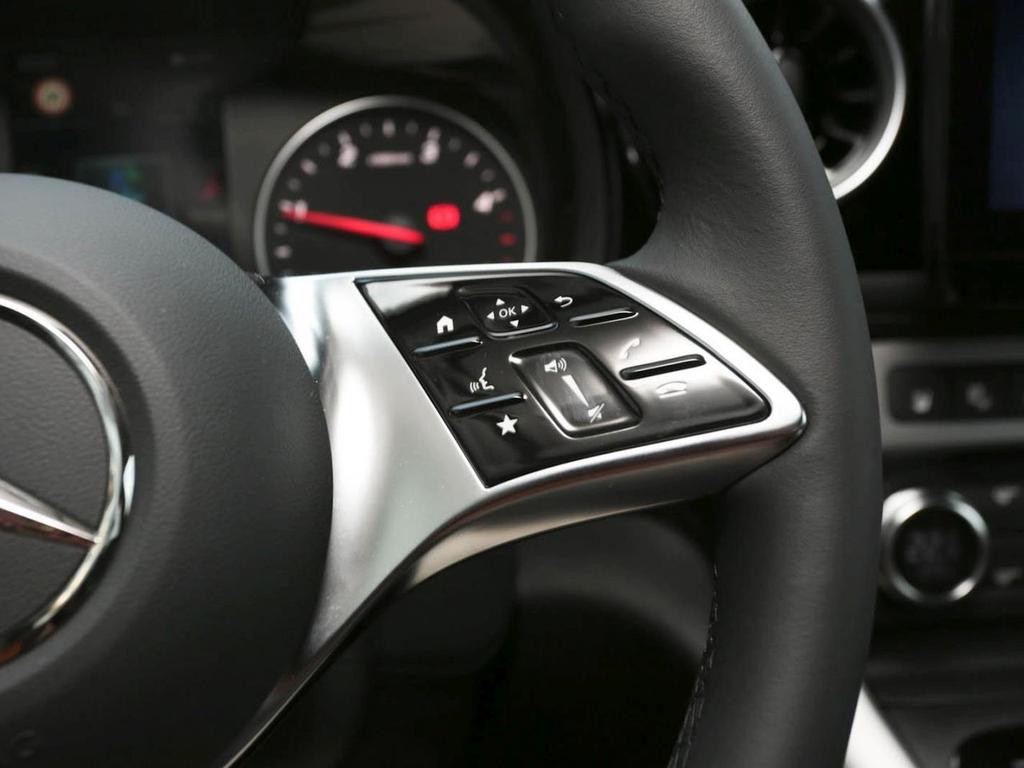 Mercedes-Benz T 180